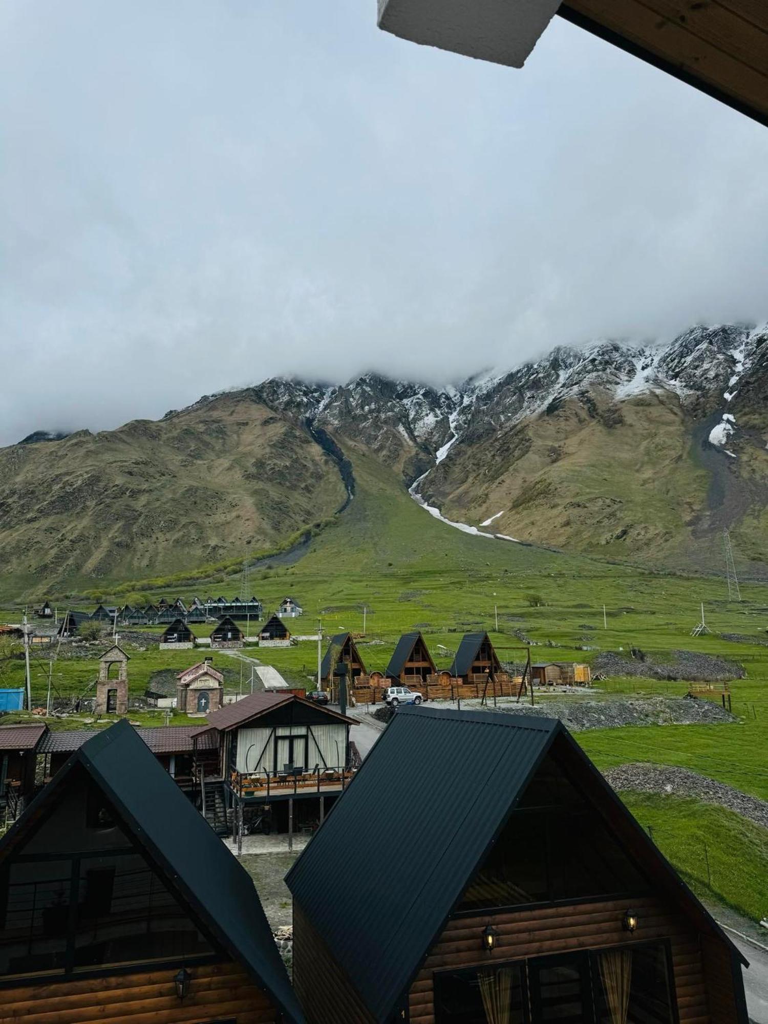 Hotel Chalet Kazbegi Esterno foto