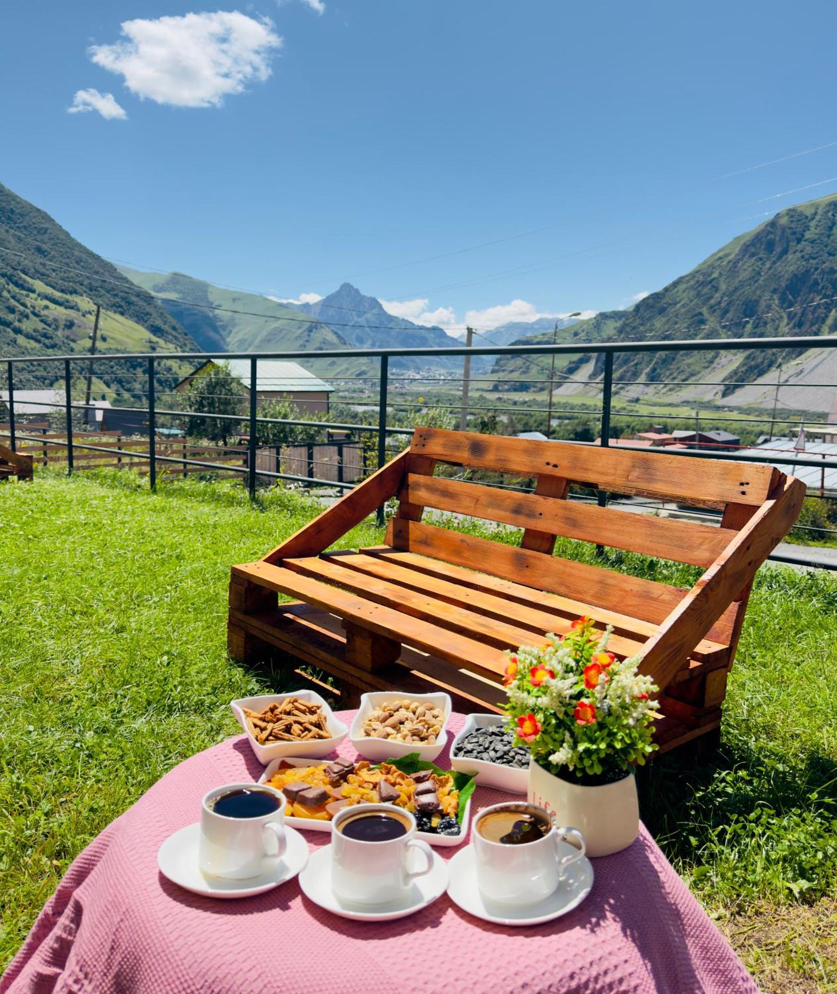 Hotel Chalet Kazbegi Esterno foto