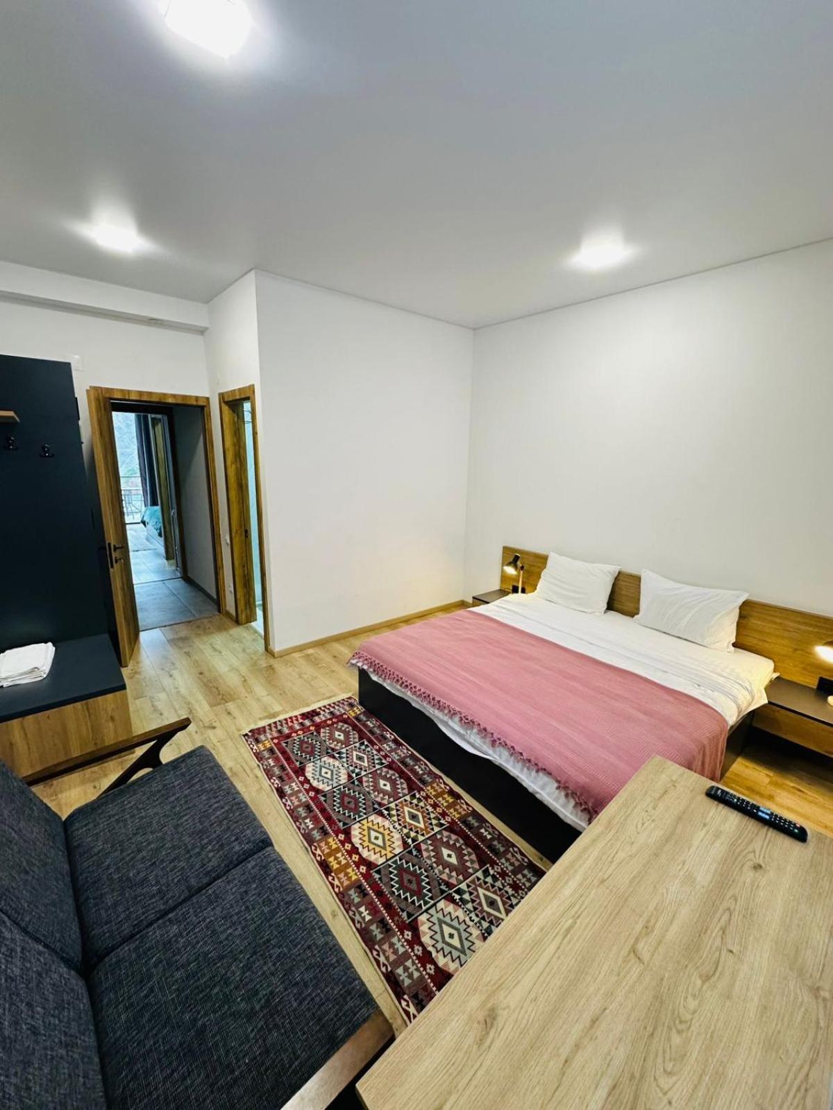 Hotel Chalet Kazbegi Esterno foto